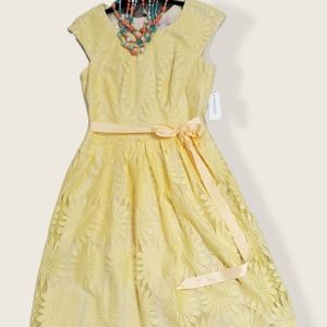 Dressbarn 4, Yellow Sunflower Lace Dress NWT